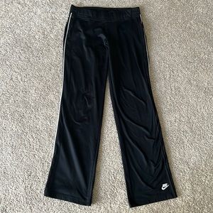 Nike womens like new black athletic pants
